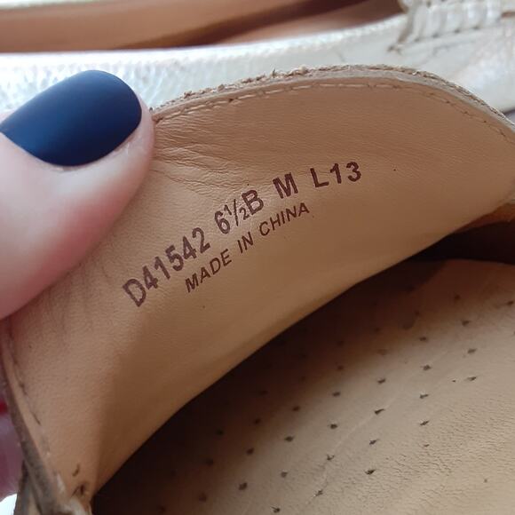 Cole Haan Leather Penny Loafers Gold Metallic Driving Flats Womens 6.5B Comfort - Picture 8 of 10